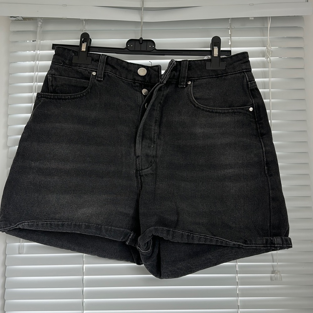 Shorts (Zara)